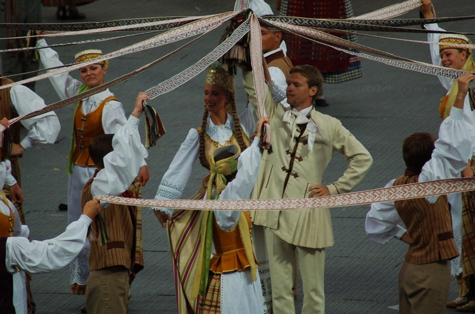 Tautinių šokių ansambliui „Rasa“ – pusšimtis metų