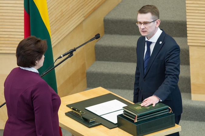 Seime prisiekė valstybės kontrolierius A. Dulkys