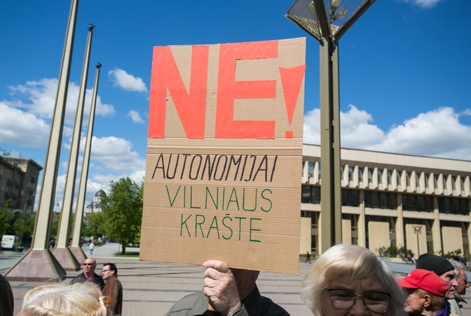 Mitinge prie Seimo – raginimai ginti lietuvių kalbą kaip valstybingumo simbolį