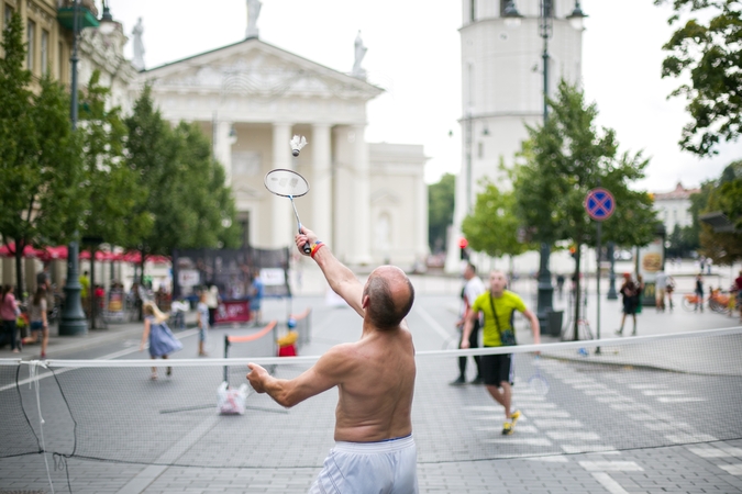 Sekmadieniais vilniečiai kviečiami sportuoti Gedimino prospekte