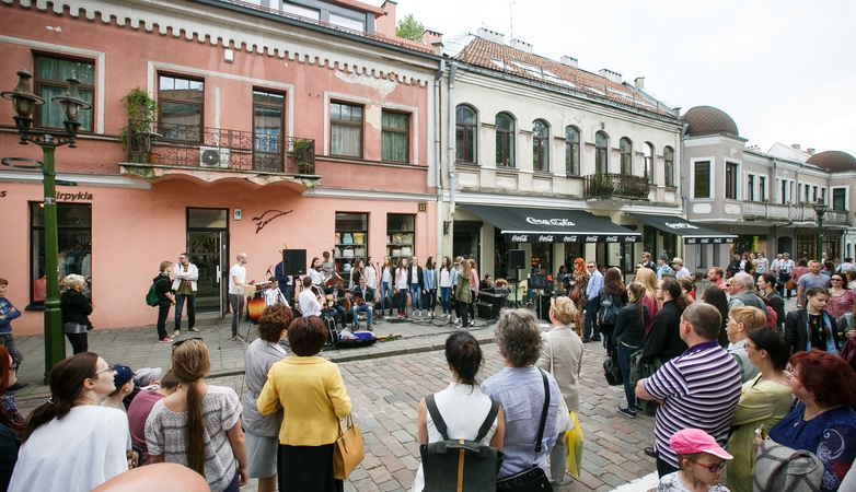 Laisvės alėja ir Vilniaus gatvė skęsta muzikoje 