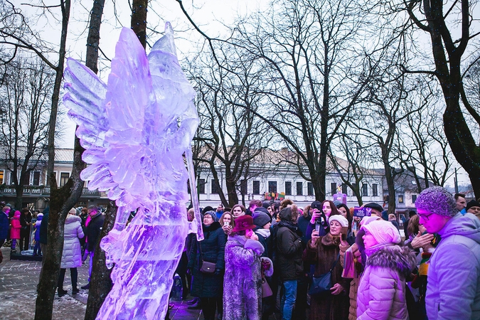 Prezidentūros sodelyje – prezidentų sveikinimai ir neregėtos ledo skulptūros