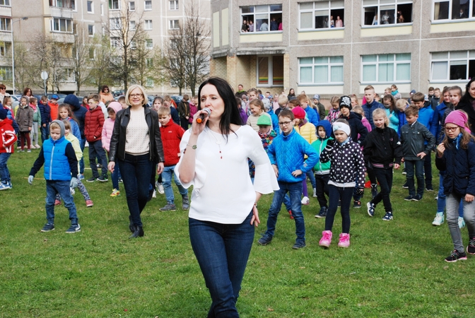 Gimnazija šventė Tarptautinę šokio dieną