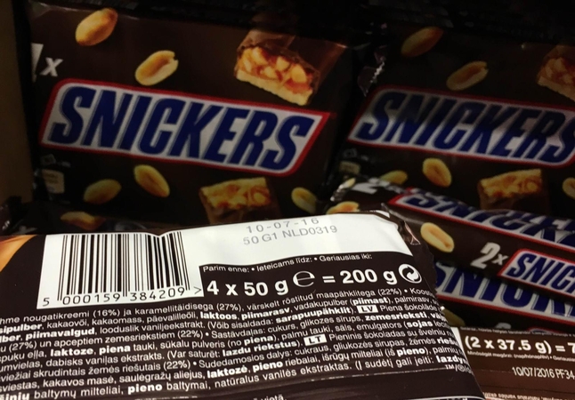 Parduotuvės lentynose – įtartini „Snickers“