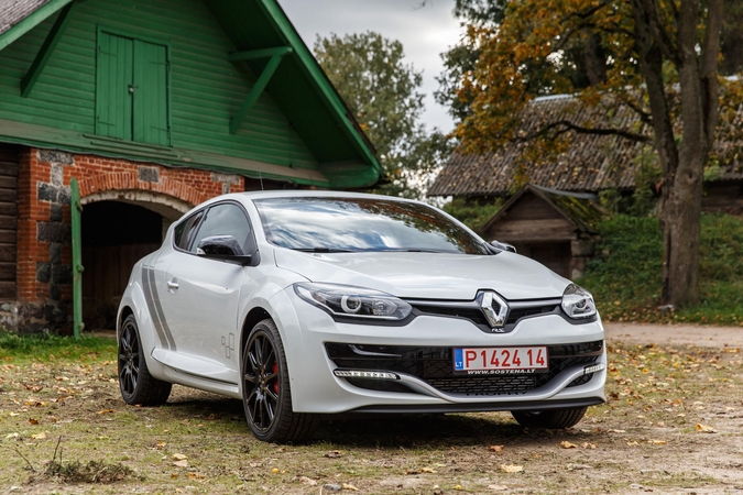 Niurburgringo rekordininkas „Renault Megane R.S. 275 Trophy“ – jau Lietuvoje
