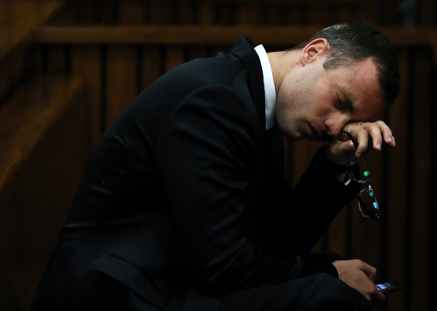 O. Pistorius pratrūkus raudoti teisme, posėdis buvo atidėtas