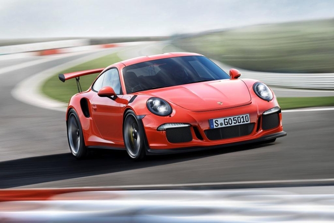 „Porsche“ staigmena Ženevoje – greičiausias sportinis automobilis „911 GT3 RS“