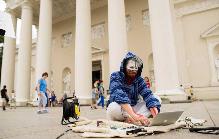 Valdovų rūmuose – istoriją ir aplinką nagrinėjanti garso instaliacijų paroda