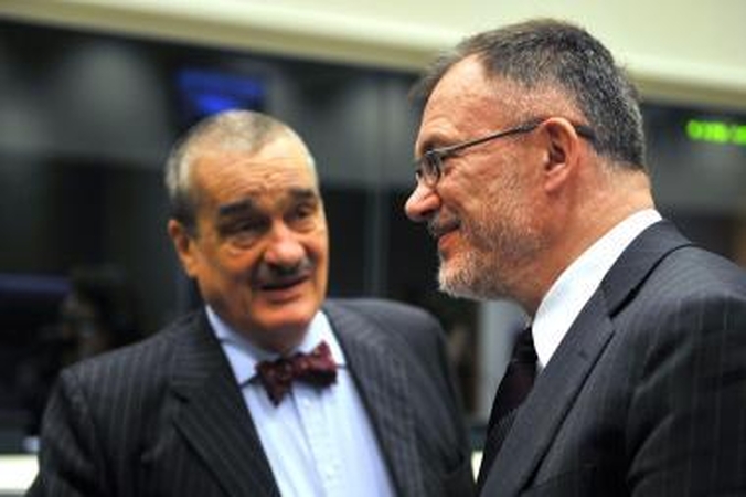 ES ministrai tarsis dėl galimų derybų su Maskva