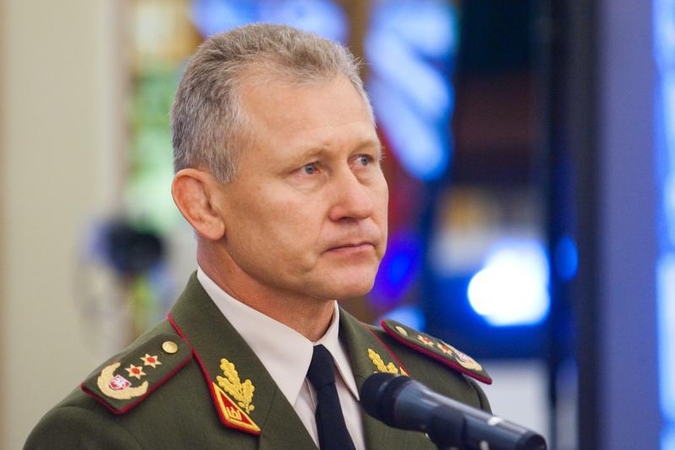 Trims karininkams prezidentė įteikė generolų antpečius