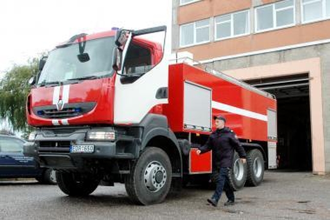 Užsidegus transformatorinei be elektros liko pusė šilutiškių