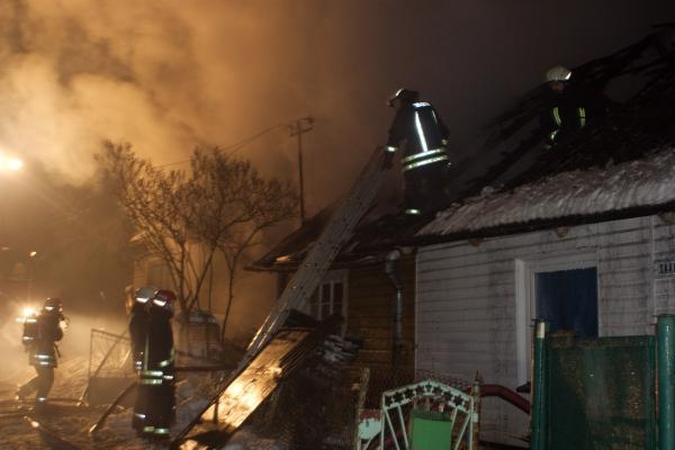 Vilniaus rajone gaisre žuvo brolis ir sesuo, Vilniuje - 20 metė