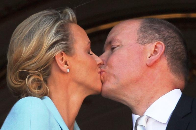 Monako kunigaikštienė Charlene yra "labai laiminga", sako jos brolis