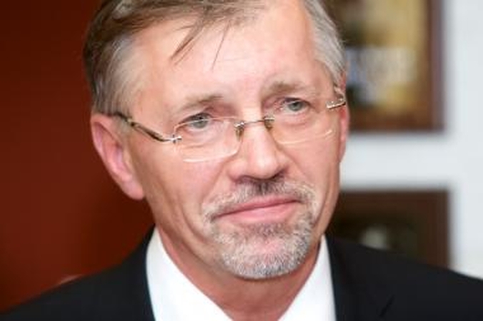 Buvęs premjeras vis dar naudojasi turtu, kuriuo naudotis jam nebepriklauso