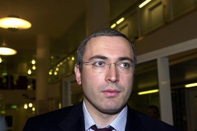 Teismas vieneriais metais sumažino kalinimo laiką M.Chodorkovskiui ir P.Lebedevui