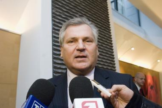 Buvęs Lenkijos vadovas vėl vadinamas buvusiu komunistinio saugumo agentu 