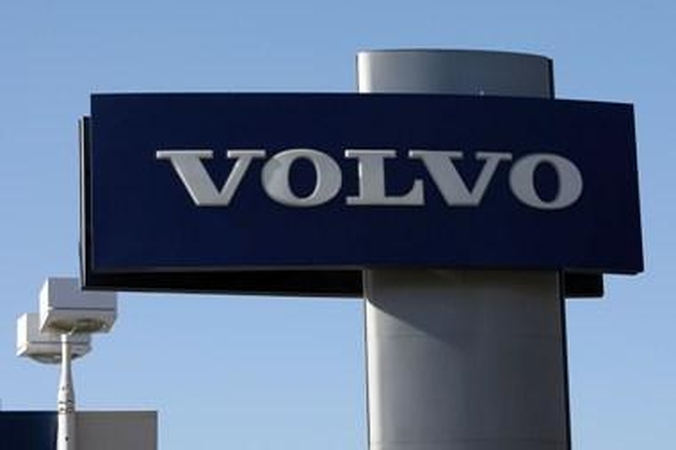 Visateisiai „Volvo“ šeimininkai nusitaikė į BMW ir „Mercedes-Benz“ pirkėjus
