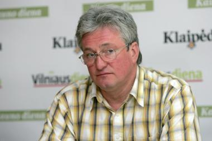“Ąžuoliuko” vadovas V.Miškinis: mane iš čia išneš kojom į priekį