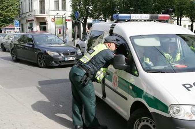 Per Jonines policininkai tikrins vairuotojų blaivumą