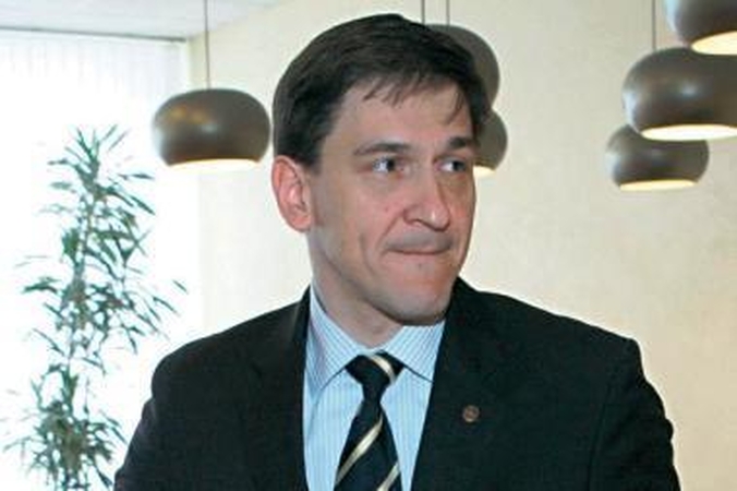 Rebusas su stikline