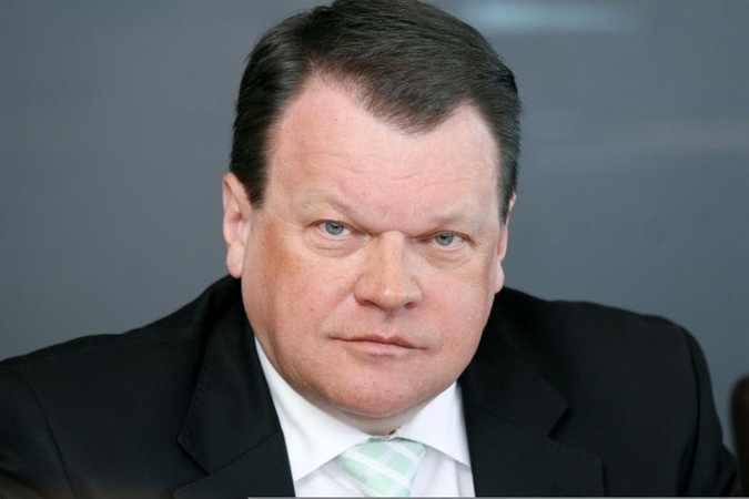 Teismas buvusiam „Snoro“ vadovui nurodė sumokėti už elektrą