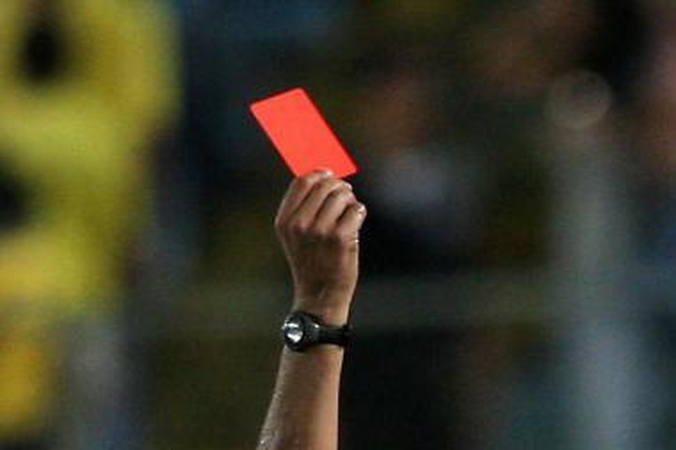 Futbolo federacijos funkcionierius nepaneigė siūlęs žurnalistui „į snukį“