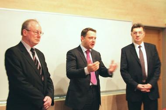 Darbą pradėjo naujasis susisiekimo ministras E.Masiulis