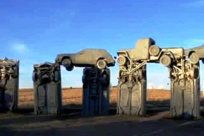 Nebraskoje parduodamas „Stounhendžas“ iš senų automobilių