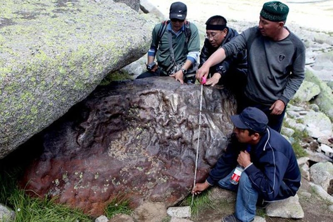 Niujės salos gyventojus iš lovų išvertė garsus meteorito sprogimas