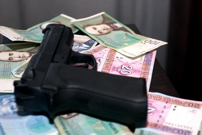 Plėšikai iš lažybų punkto Antakalnyje pagrobė 3 tūkst. litų