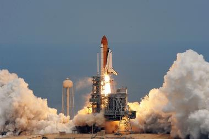 Astronautai išskrido taisyti "Hubble"