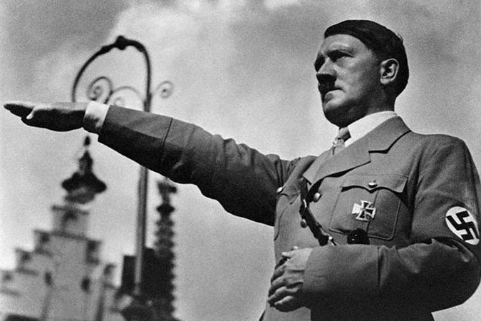 Holokausto muziejus aprašinėtas Hitlerį šlovinančiais užrašais