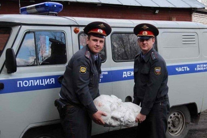 Leninui gimtadienio proga įkaušėliai nurėžė galvą (foto)