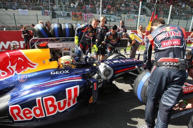 „Red Bull“ imperijos paveldėtojas suimtas (papildyta)