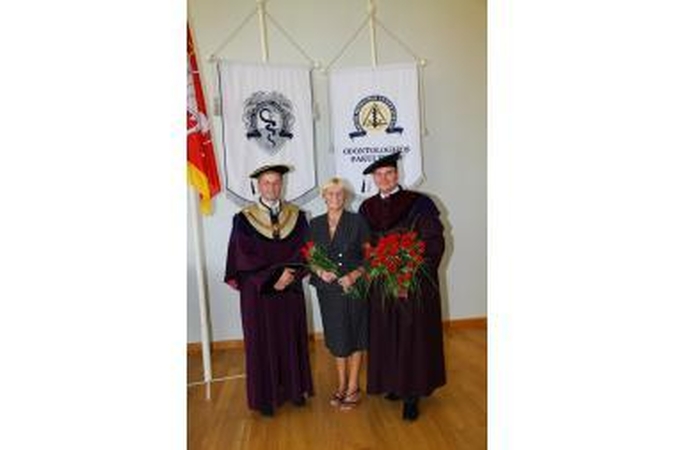 Buvusi studentė sugrįžo kaip mecenatė