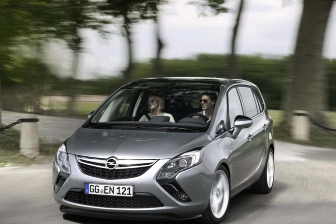 "Opel" išleido naują "Zafirą"