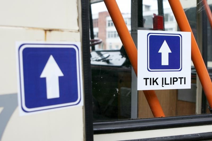 Sostinės viešajame transporte vėl atviros visos durys