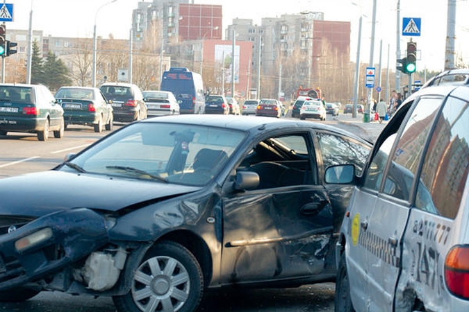 Girtas vairuotojas siautėjo sausakimšame prospekte (papildyta)