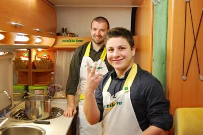 Dantimis grojantis Mikas kulinarijos paslapčių mokėsi pas L.Samėną