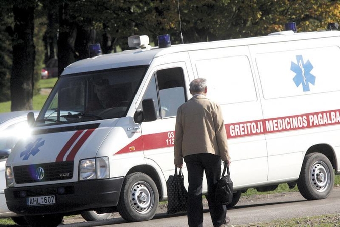 Kaune susidūrus automobiliams sužeistas vienų metų vaikas