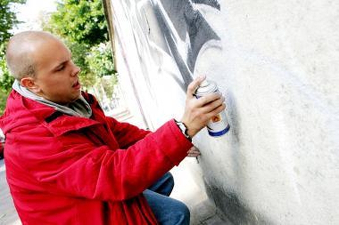 „Urmo“ prekybos miestelyje pieš grafitų meistrai