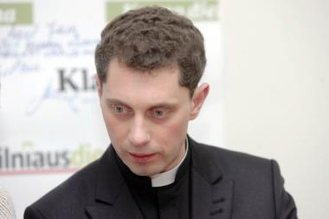 R.Doveika: išpažintis internetu negalima
