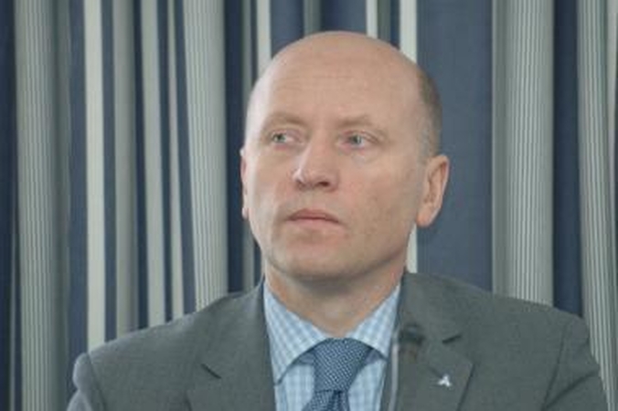 Ministerijose bus naikinami tušti etatai