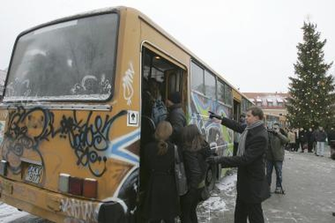 Viešuoju transportu naudojasi mažiau kauniečių