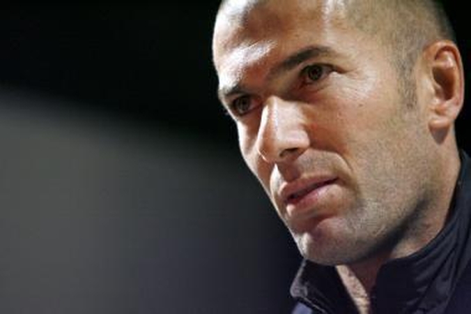 Zidane'as stojo ginti buvusio komandos draugo T.Henry