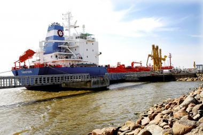 „Klaipėdos nafta“ nutraukia sutartį su „Naftos grupe“