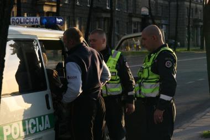 Neblaivus kaunietis priešinosi pareigūnams