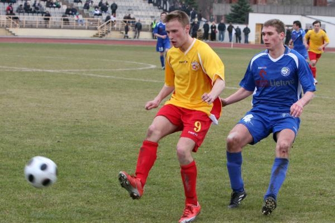 Uostamiesčio futbolo klubai pralaimėjo varžovams