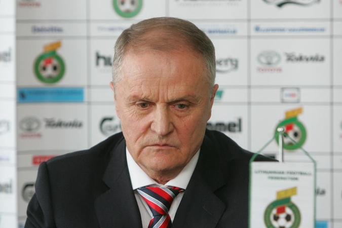 Suirutė: dėl J. Kvedaro skandalų Lietuvos futbolą paliko rėmėjai