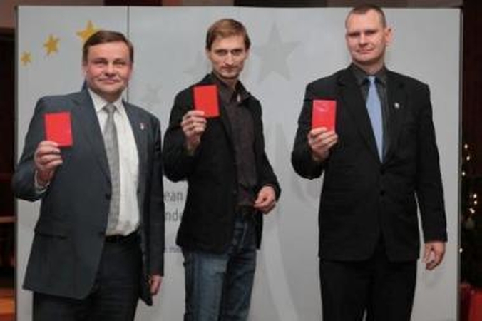 E.Krungolcas: tiems, kas toleruoja smurtą prieš moteris - rodau raudoną kortelę